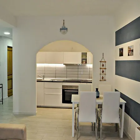Nibea Apartment *