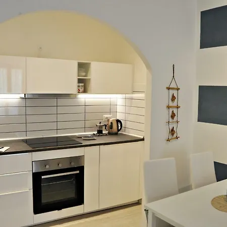Nibea Apartment *